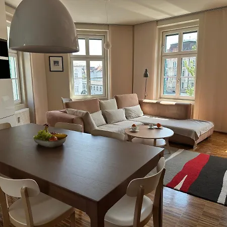 Triple Bridge Lejlighed *