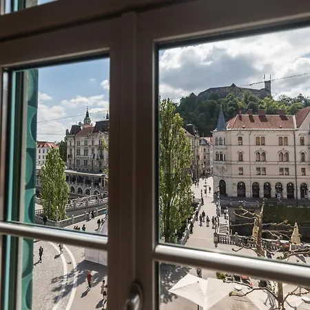 Triple Bridge 公寓 *